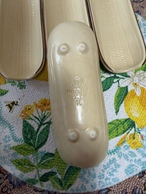 Pfaltzgraff Vintage Country Corn Holders